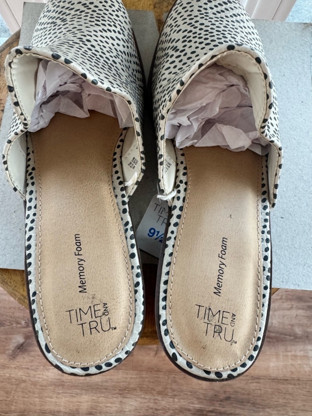 Time and Tru Women's Memory Foam Polka Dot Mules Size 9.5 low block 1.5 Inches - Picture 8 of 8